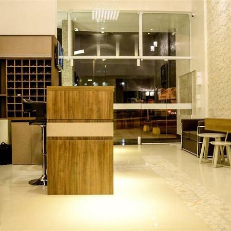 Grand Cafe Hotel Manhuacu Bagian luar foto