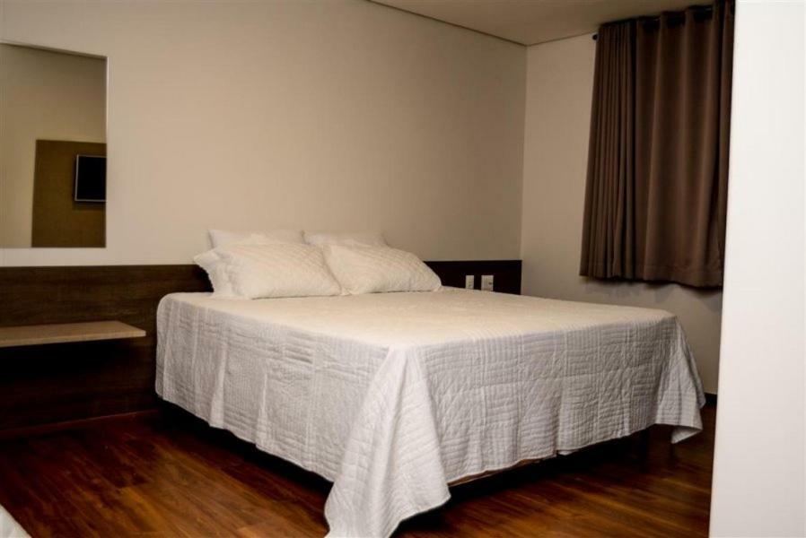 Grand Cafe Hotel Manhuacu Bagian luar foto