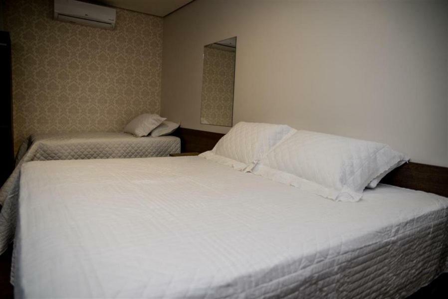 Grand Cafe Hotel Manhuacu Bagian luar foto