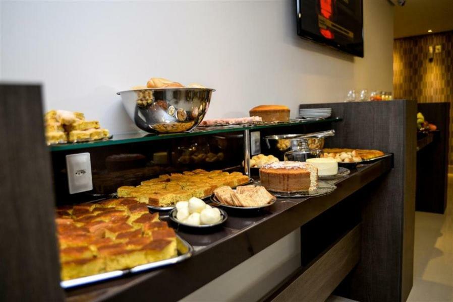 Grand Cafe Hotel Manhuacu Bagian luar foto