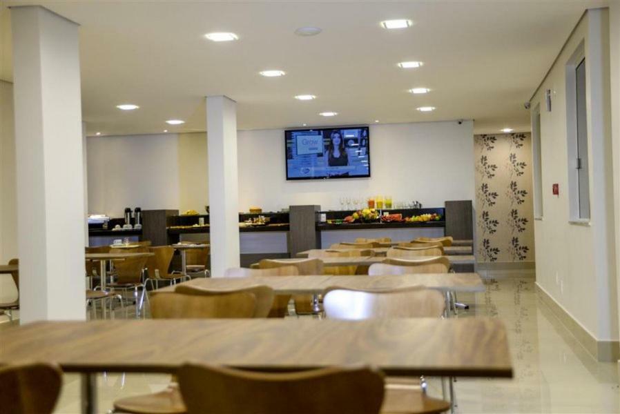 Grand Cafe Hotel Manhuacu Bagian luar foto