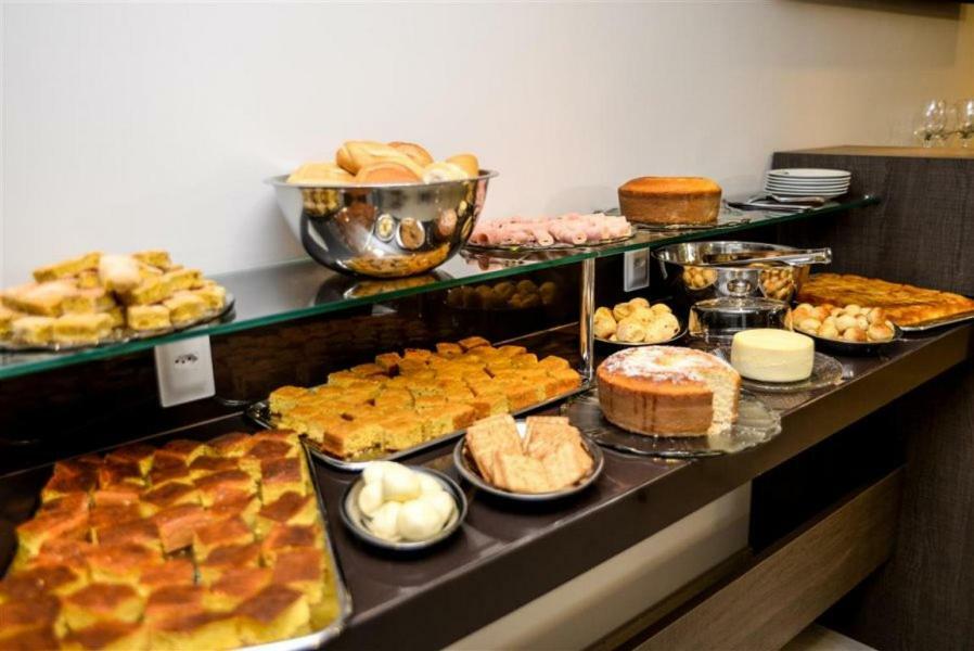 Grand Cafe Hotel Manhuacu Bagian luar foto