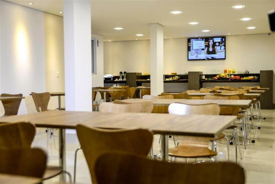 Grand Cafe Hotel Manhuacu Bagian luar foto